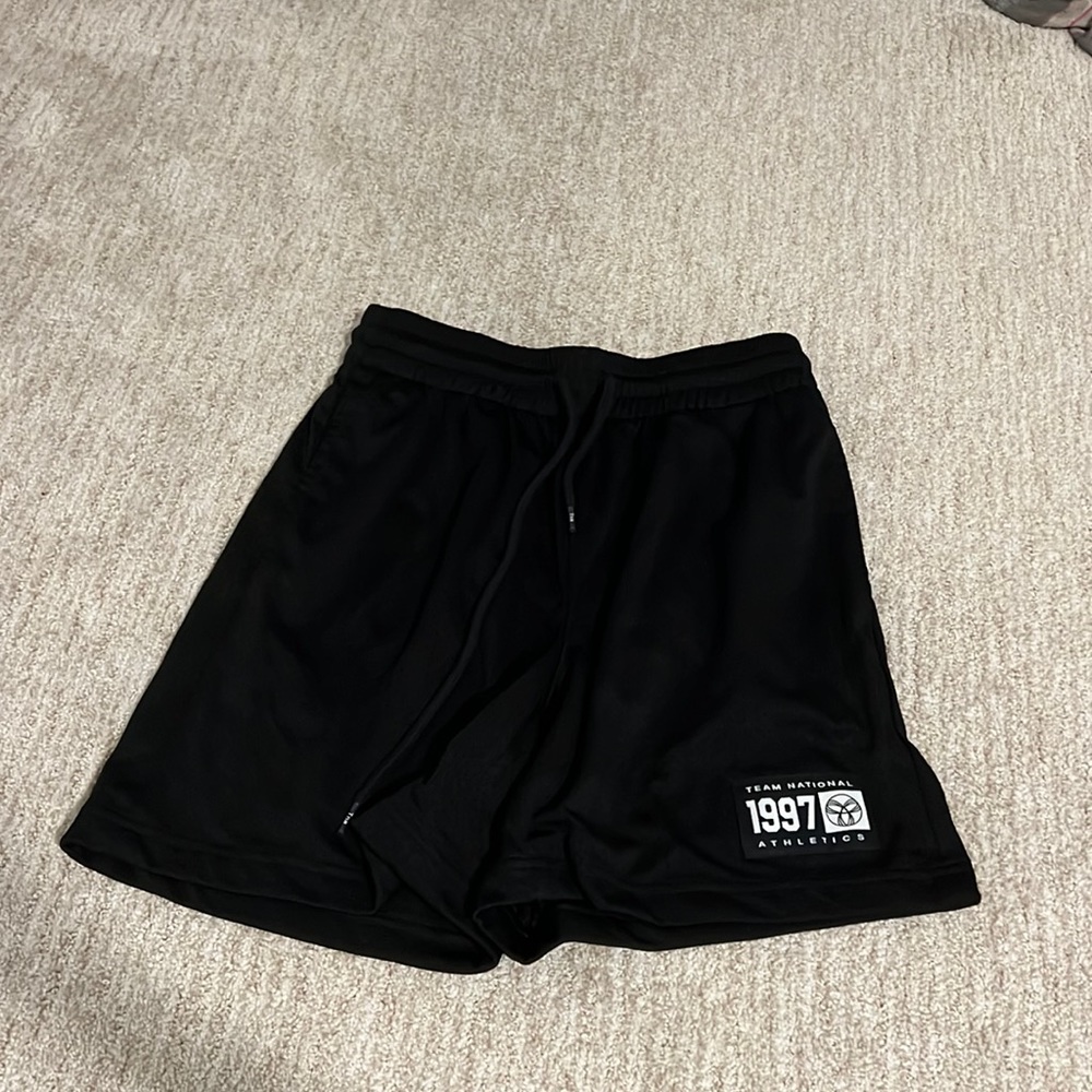 Brand new Aritzia TNA athletic basketball shorts size xs